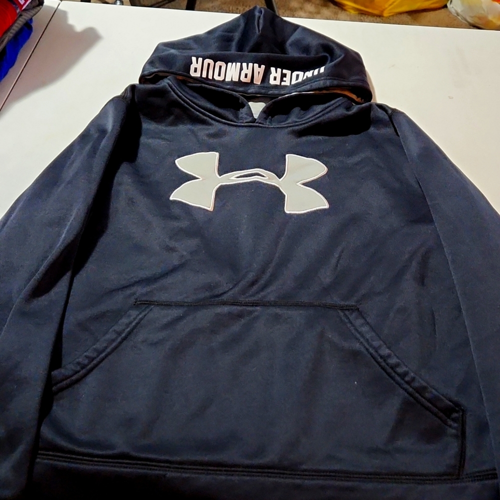 Under Armour youth large sweatshirt hoodie black